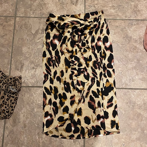 Boohoo Dresses & Skirts - 💕Boohoo Silky Wrap Skirt💕